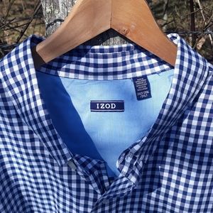 IZOD POLYESTER/COTTON SHORT SLEEVE BUTTON DOWN